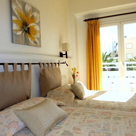 Hostal Yebisah Santa Eulalia del Río Exterior foto